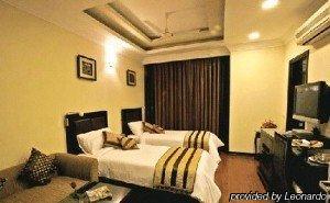 Hotel Parkland Chirag Enclave Nova Deli Exterior foto
