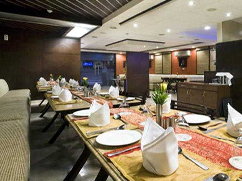 Hotel Parkland Chirag Enclave Nova Deli Exterior foto