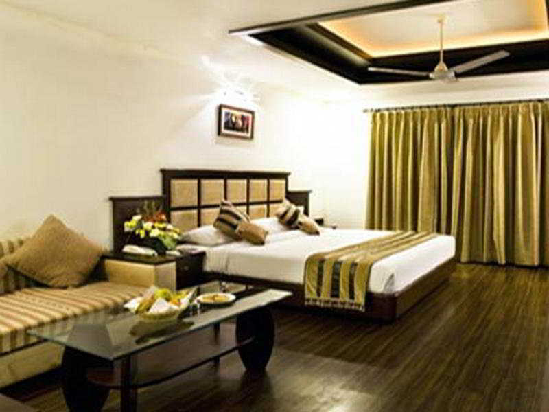 Hotel Parkland Chirag Enclave Nova Deli Exterior foto