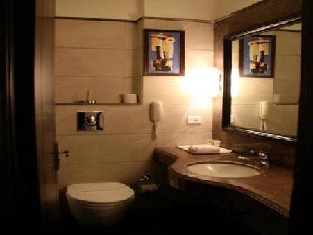Hotel Parkland Chirag Enclave Nova Deli Quarto foto